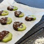 Kiwi med sjokolade- og kokostrekk